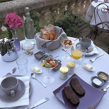 Oda ve Kahvaltı Le Manoir Des Tuileries